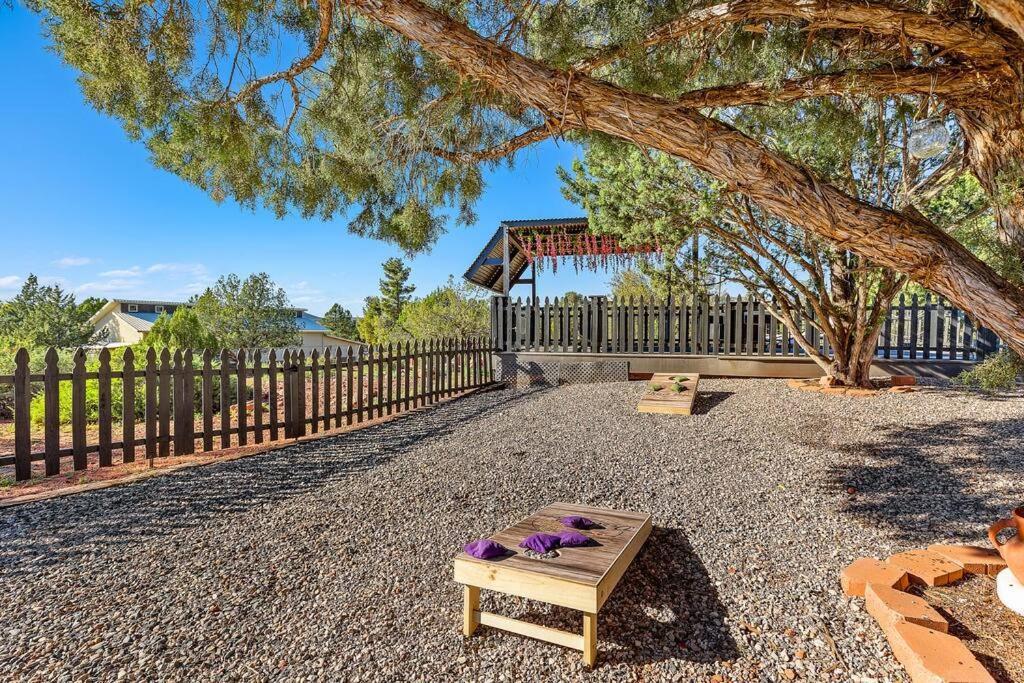 Serene Home- Sleeps 16 - Pet Friendly - Hot Tub - Pool -2 Kitchens! Sedona Exterior foto