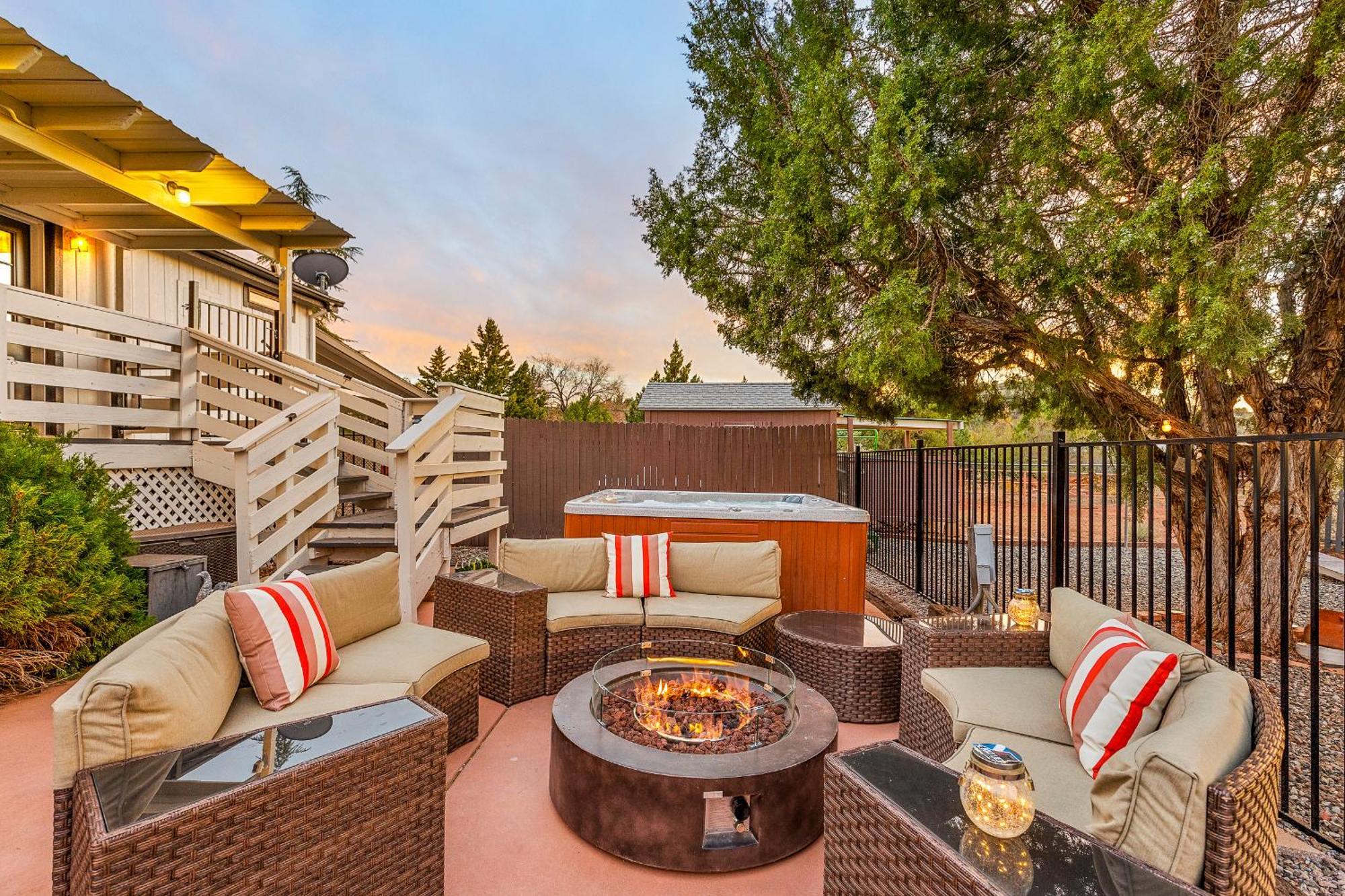 Serene Home- Sleeps 16 - Pet Friendly - Hot Tub - Pool -2 Kitchens! Sedona Exterior foto