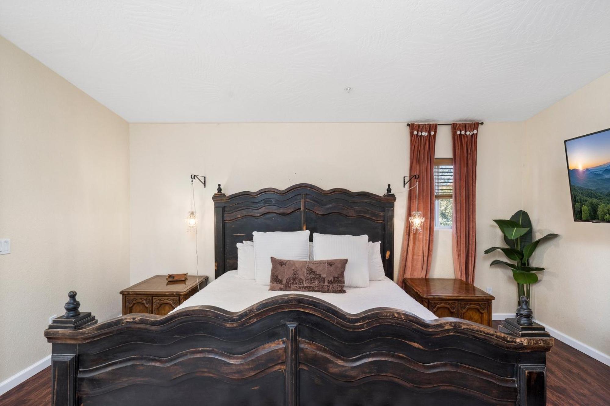 Serene Home- Sleeps 16 - Pet Friendly - Hot Tub - Pool -2 Kitchens! Sedona Exterior foto